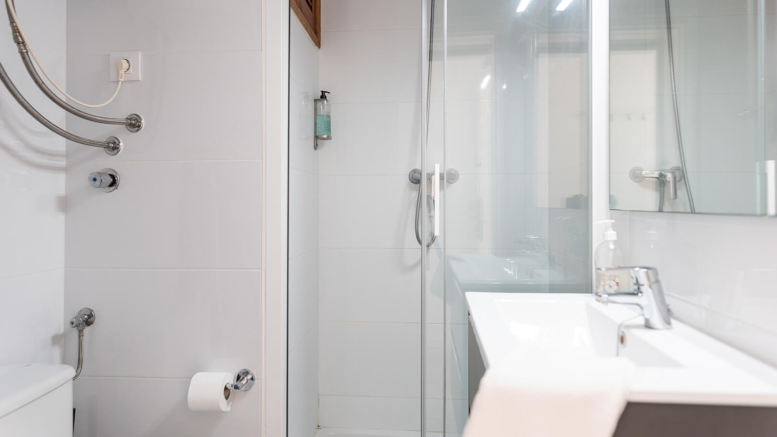 bano-apartamento_playa_tercero_vista_mar_primera_linea_torre_valentina