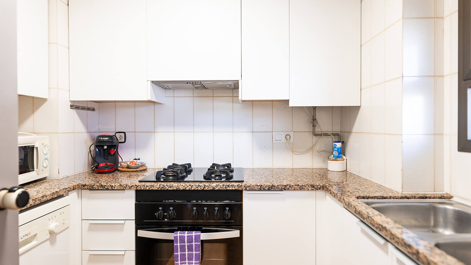cocina-4g-apartamento-play-2-habitaciones-standard-vista-mar-primera-linea-torre-valentina