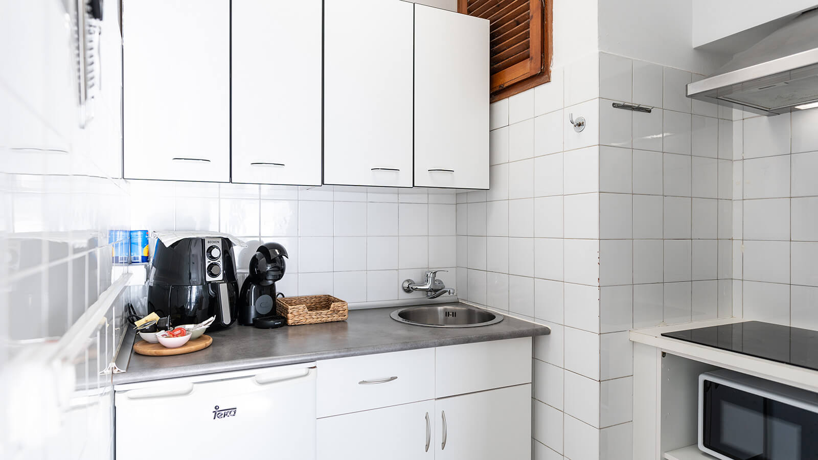 cocina-apartamento_playa_tercero_vista_mar_primera_linea_torre_valentina