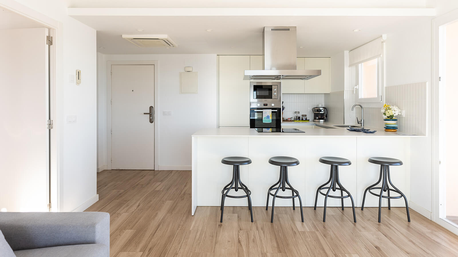 cocina-front-de-mar-primera-linea-torre-valentina