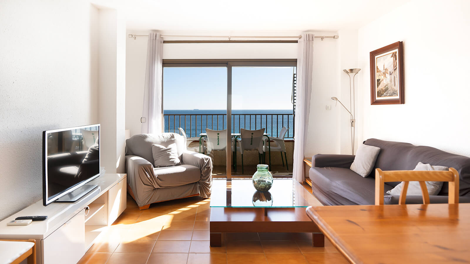 comedor-salon-terraza-apartamento-play-3-habitaciones-vista-mar-primera-linea-torre-valentina