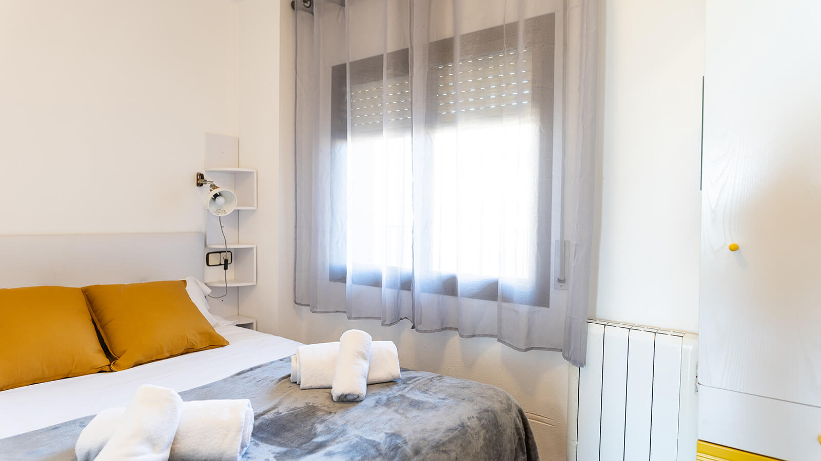 dormitorio-2-1d-apartamento-play-2-habitaciones-moderno-vista-mar-primera-linea-torre-valentina