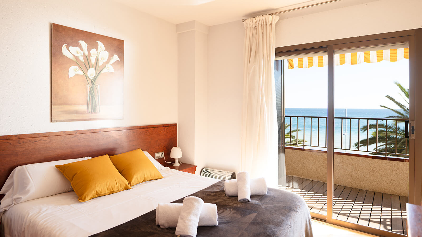 dormitorio-2-apartamento-play-2-habitaciones-classic-vista-mar-primera-linea-torre-valentina