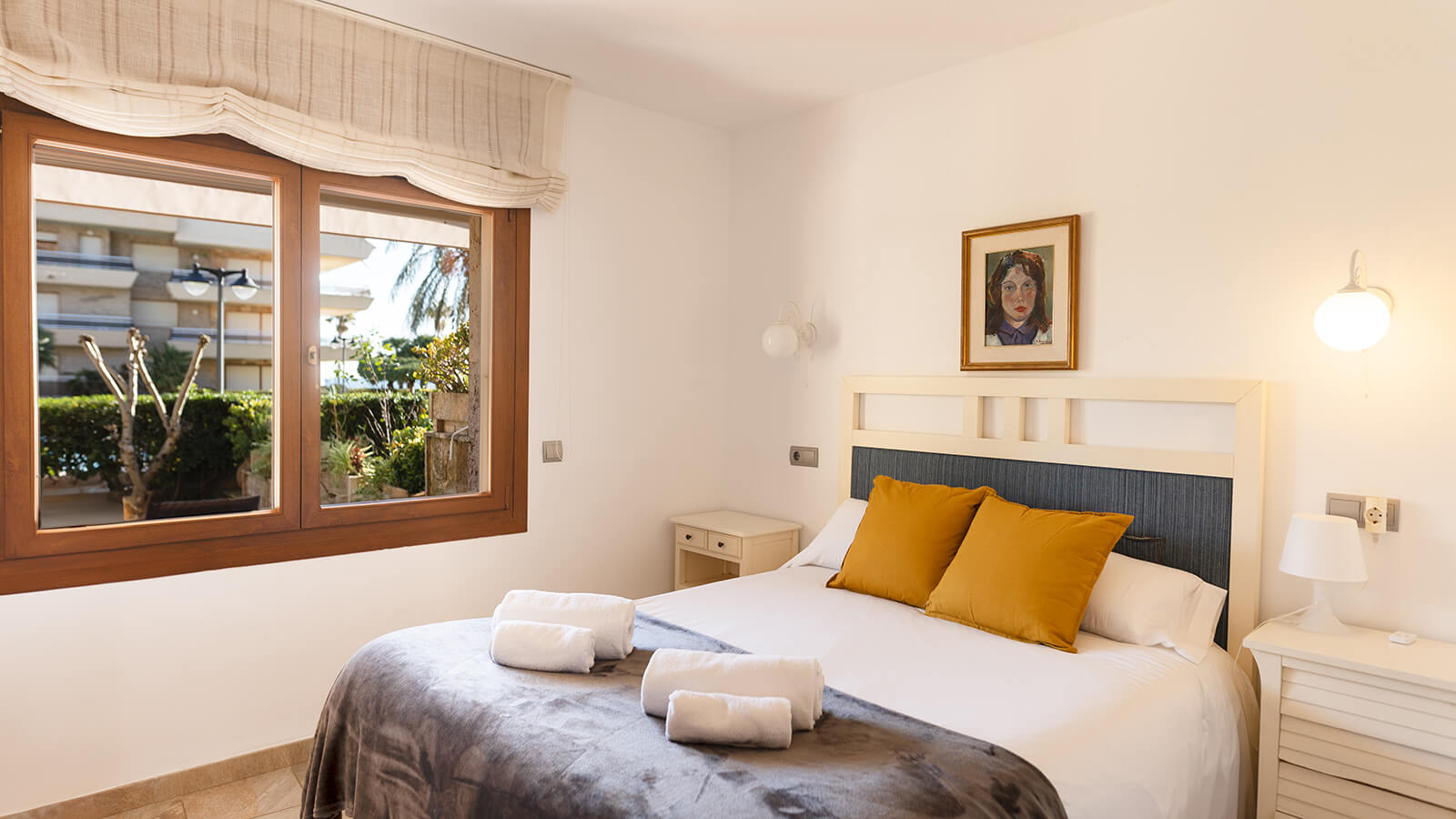 dormitorio-3-apartamento-maritim-3-habitaciones-vista-mar-primera-linea-torre-valentina