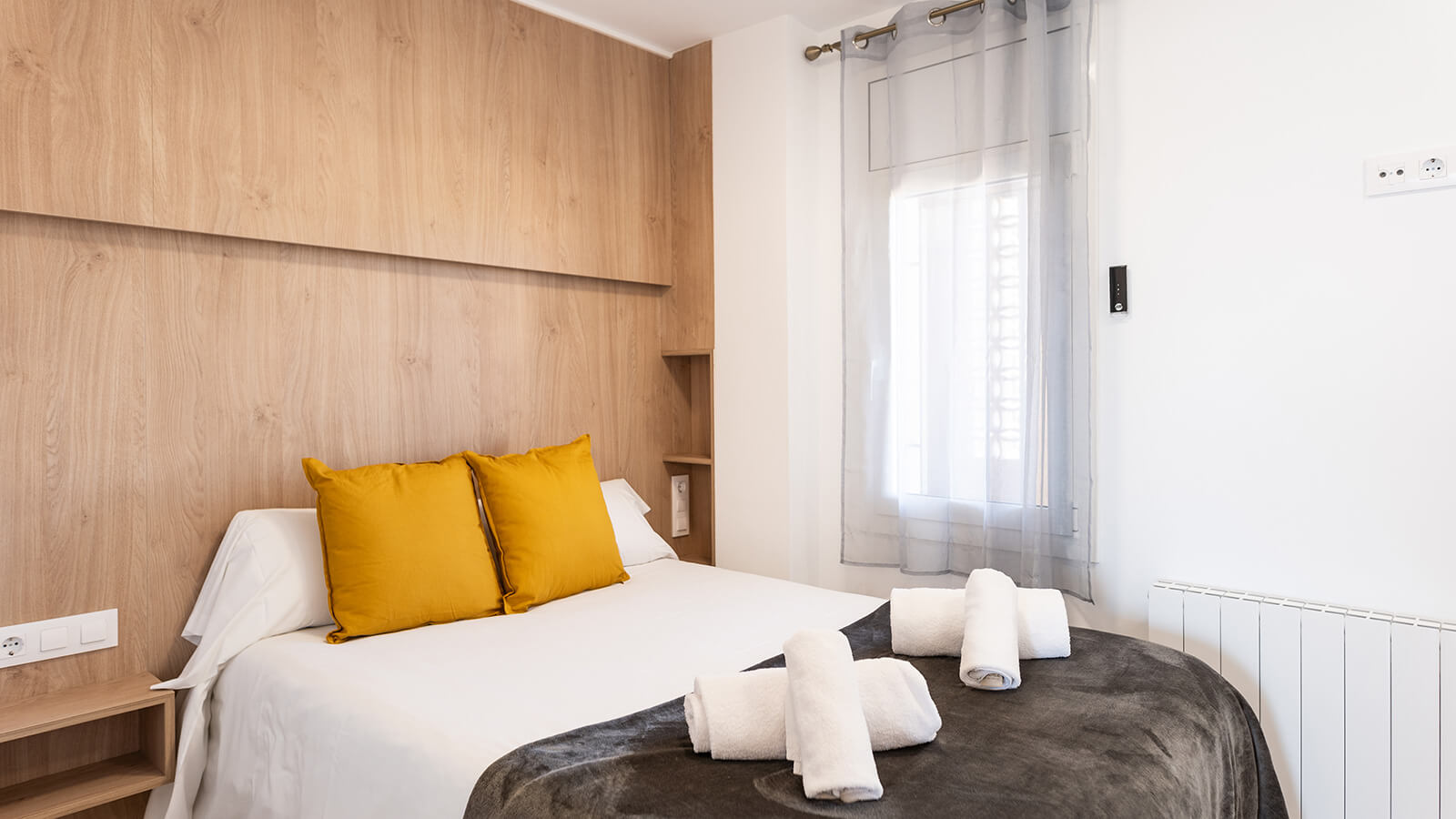 dormitorio-3-apartamento-play-2-habitaciones-superior-vista-mar-primera-linea-torre-valentina