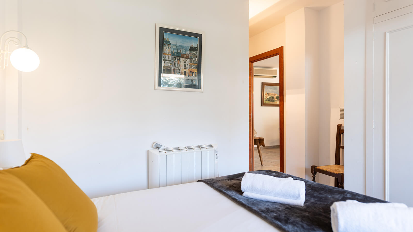 dormitorio-4-apartamento-maritim-3-habitaciones-vista-mar-primera-linea-torre-valentina